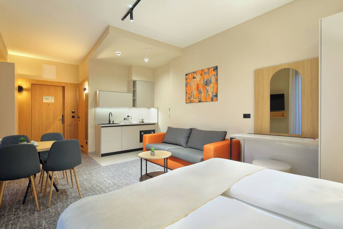 Premium bedding, memory-foam beds, in-room safe, individually furnished