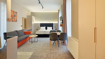 Deluxe Studio Suite | Premium bedding, memory foam beds, in-room safe, individually furnished