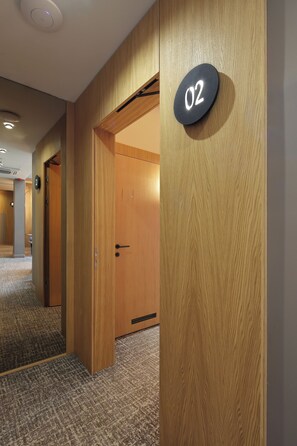 Premium bedding, memory-foam beds, in-room safe, individually furnished - Hotel NOVA Inn Sarajevo (Sarajevo)