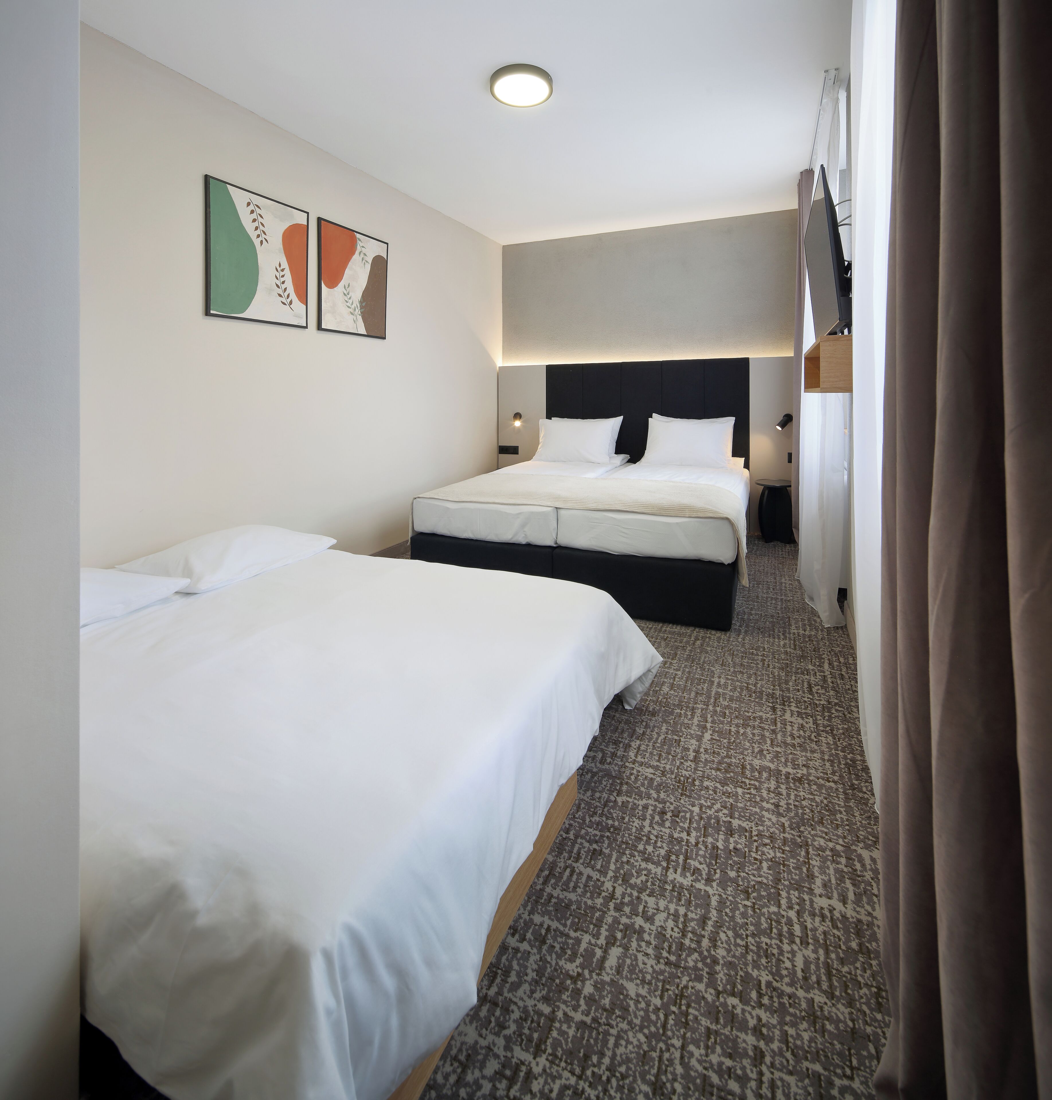 Suite estudio Deluxe, no fumadores | Ropa de cama de alta calidad, colchones viscoelásticos, caja fuerte