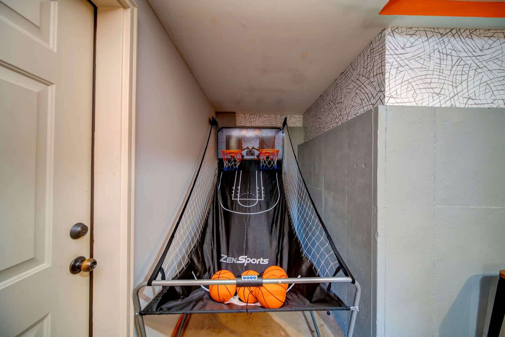 Cabin, Multiple Beds, Hot Tub, Mountain View (Buck Valley Lodge) | Interior