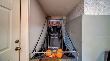 Cabin, Multiple Beds, Hot Tub, Mountain View (Buck Valley Lodge) | Interior