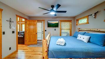 Cabin, Multiple Beds, Hot Tub, Mountain View (Buck Valley Lodge) | 3 bedrooms, individually decorated, individually furnished, bed sheets