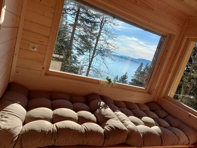 Awesome 4-bedroom Off-Grid Mountain Haven – Hike & Bike Paradise