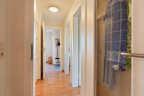 Interior - Apartment 'Fewo Seegarden' with Shared Garden and Wi-Fi (Pellworm)