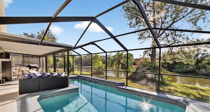 Lakefront 4-bedroom Home With Pool