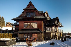 Fachada de la propiedad