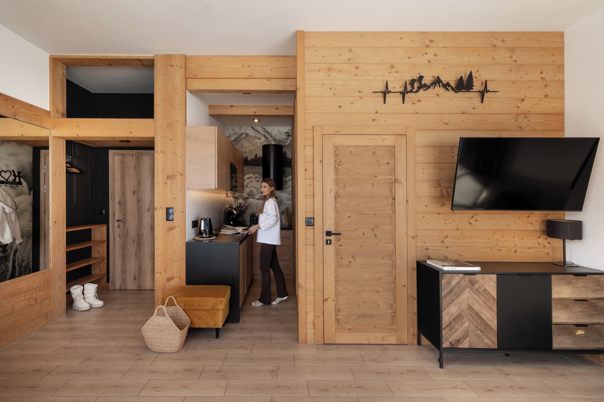 Superior-Apartment, Balkon, Bergblick | Eigene Kochnische | Kühlschrank, Herdplatte, Wasserkocher mit Kaffee-/Teezubehör