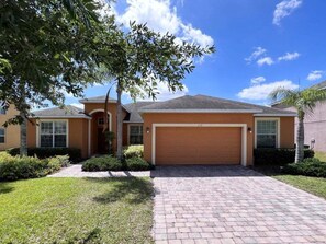 House, 5 Bedrooms | Exterior - Lakeside 5 Bed Pool Spa And Game Room 5 Bedroom Home (Davenport)