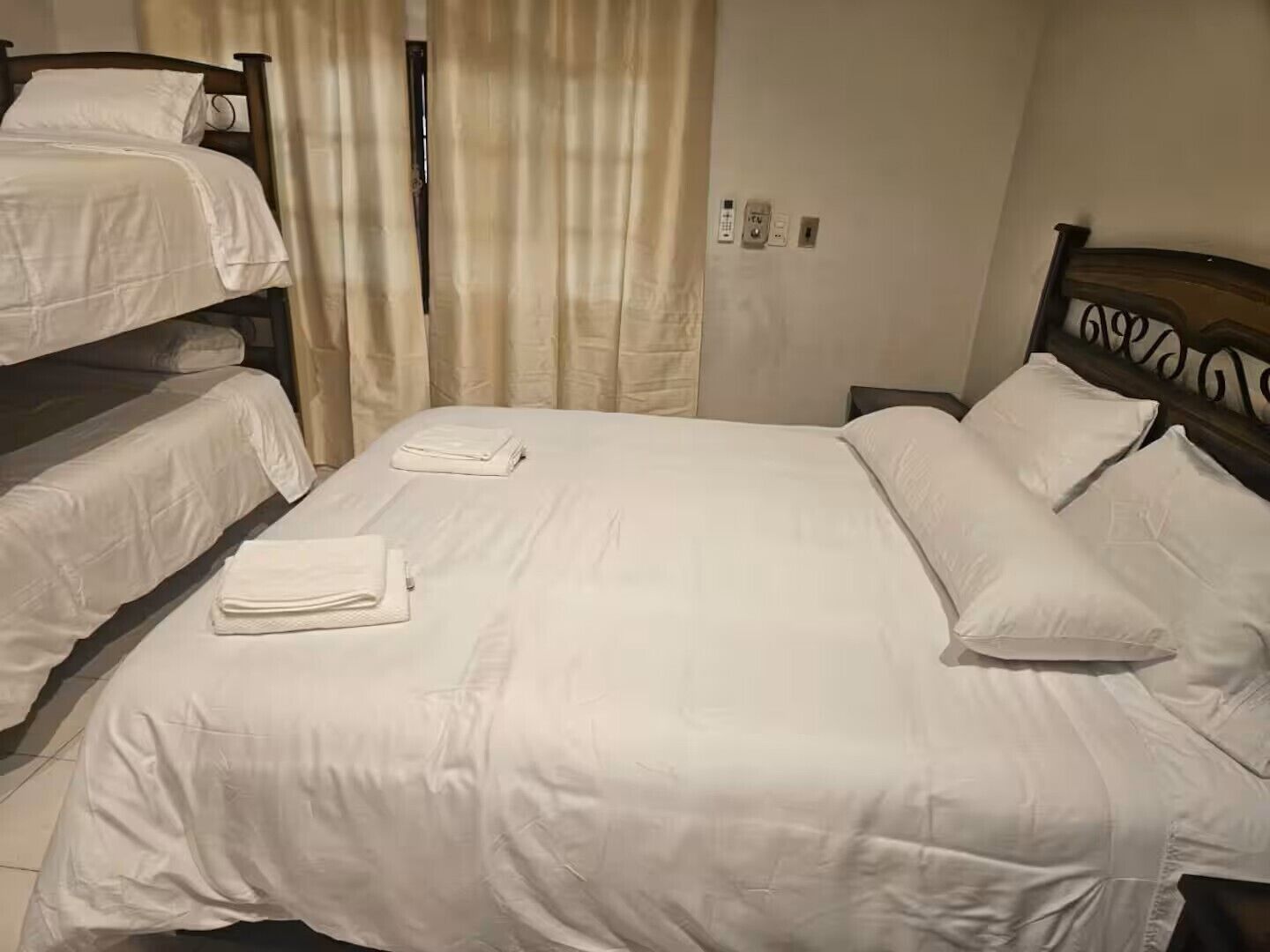 7 bedrooms, iron/ironing board, Internet