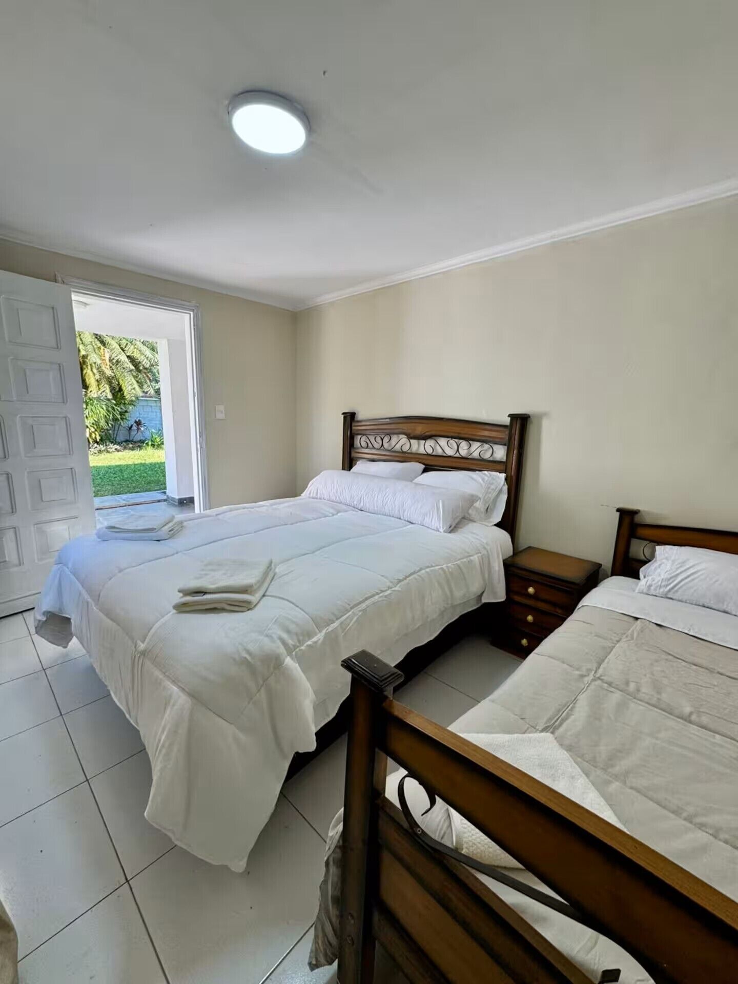 7 chambres, fer et planche à repasser, accès Internet