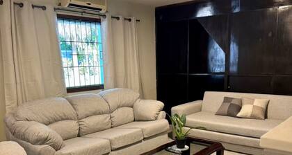 Charming and
luxurious 7-bedroom house with private pool in Fernando de la Mora