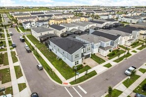 Exterior - Dreams Come True Magical Home! 9 Bedroom Villa (Kissimmee)