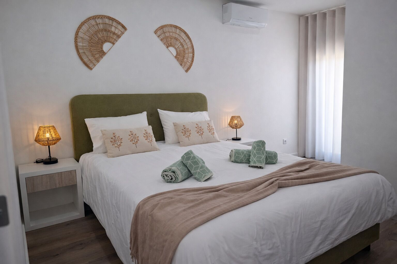 2 bedrooms, in-room safe, desk, iron/ironing board