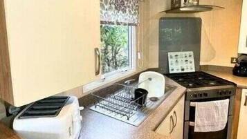 Cookware/dishes/utensils