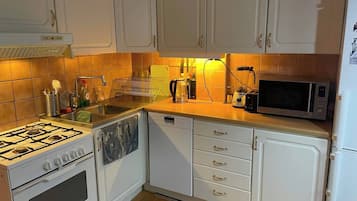 Apartment, 1 Bedroom, City View | Interior