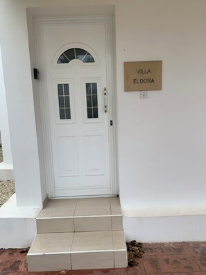 Exterior detail - Villa Eldora Lysos With Beautiful pool (Lysos)