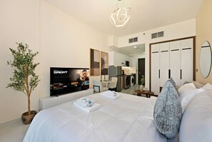 Apartment, Balcony, City View - Elz by Danube (Dubai)