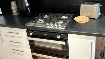 Room, 3 Bedrooms, Accessible, City View | Interior