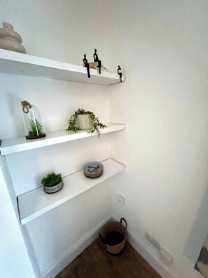 Room, 3 Bedrooms, Accessible, City View | Interior - Room-rise & Reset House Short Stay Accom (Burton on Trent)