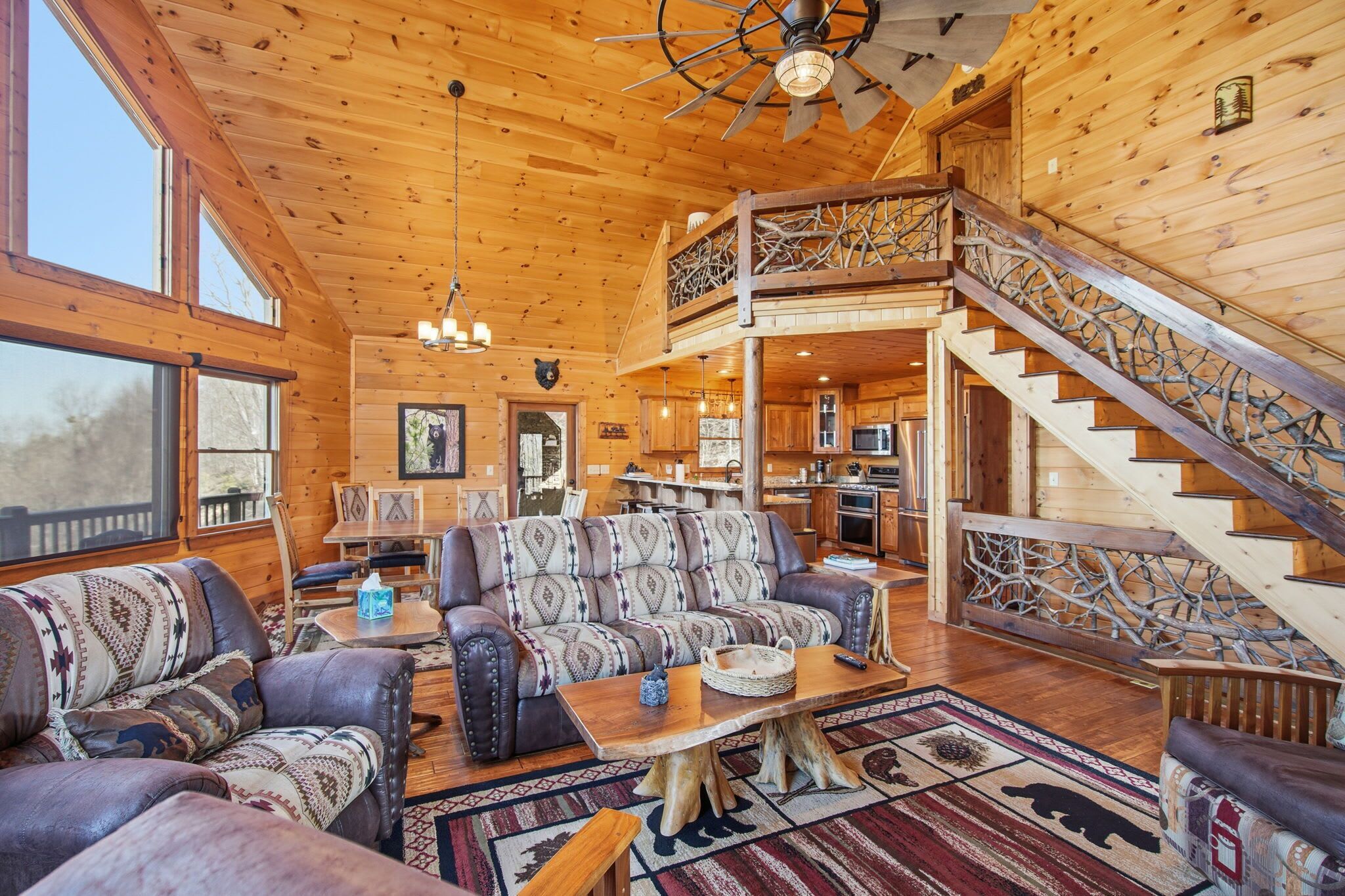 House, Multiple Beds, Hot Tub, Mountain View (Majestic Mountaintop Escape) | Living area