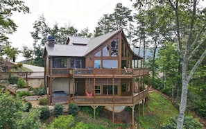 Exterior - Majestic Mountaintop Escape (Blue Ridge)