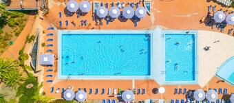 Residence with private beach in San Vincenzo