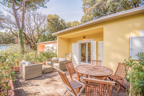 Residence with private beach in San Vincenzo