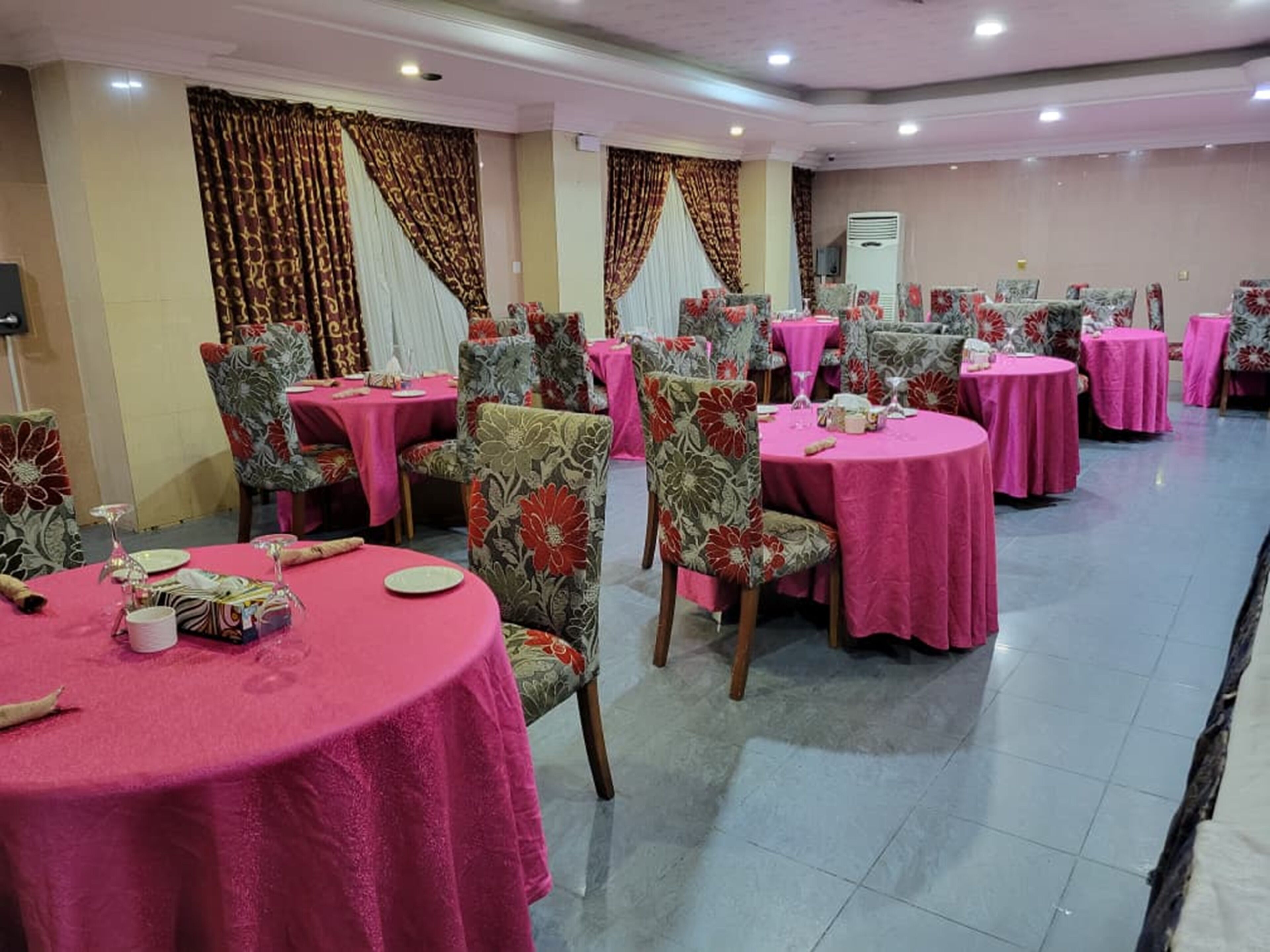 Banquet hall