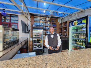 Bar (on property) - Valencia Hotels Abuja (Abuja)