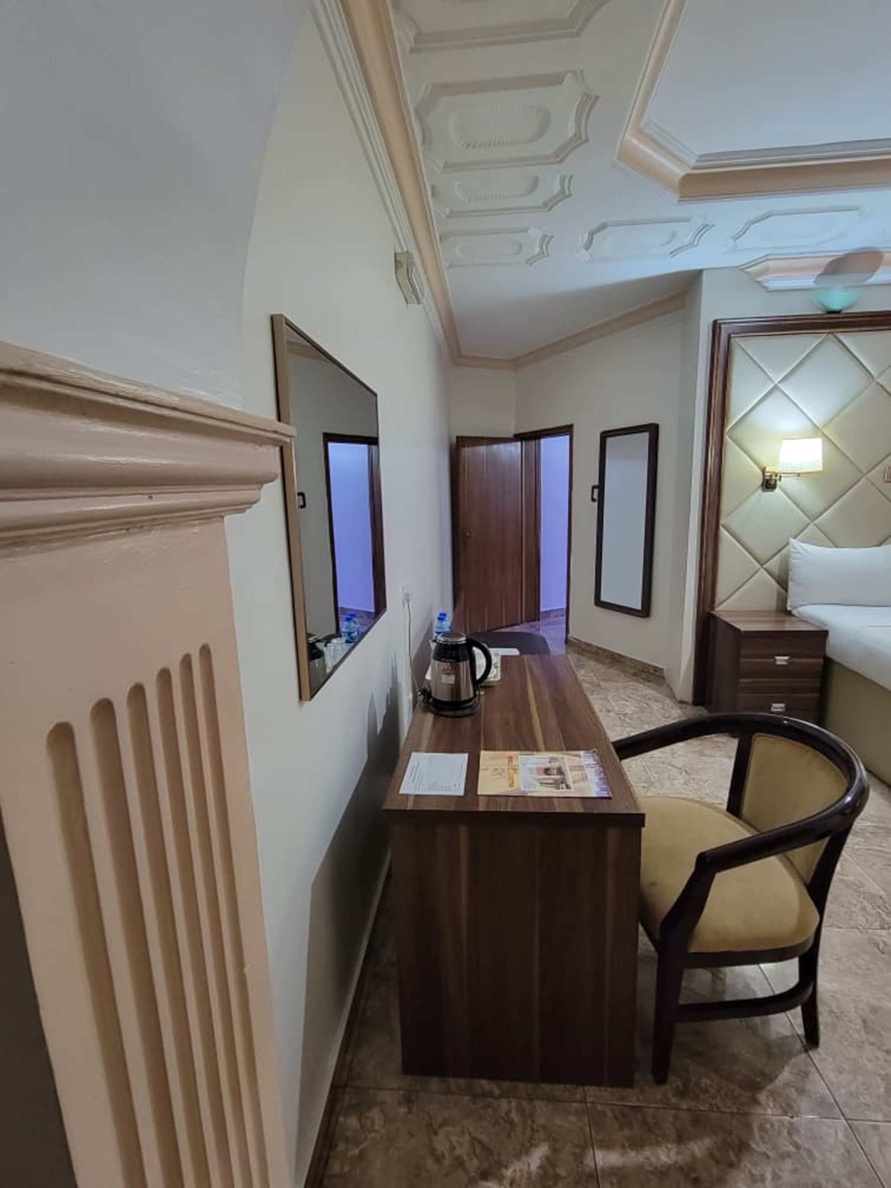 Business Suite | Interior