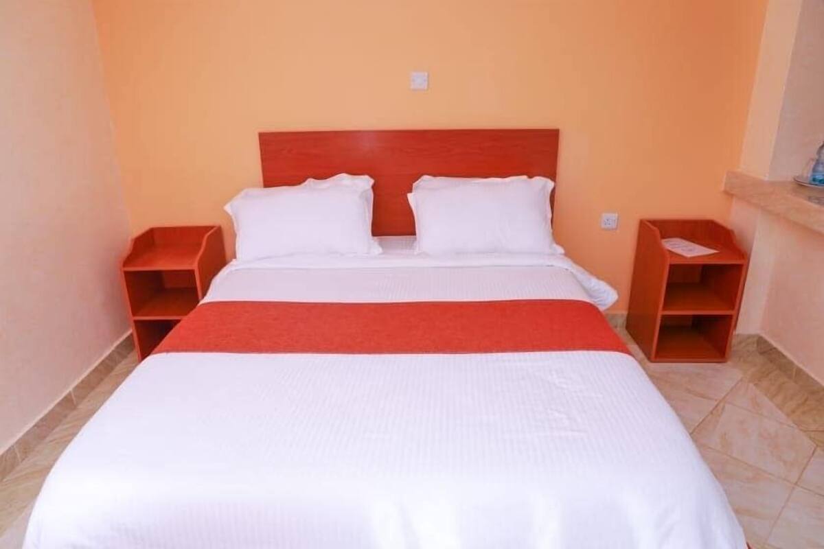 Deluxe Single Room, City View | Individually decorated, individually furnished, free WiFi, bed sheets