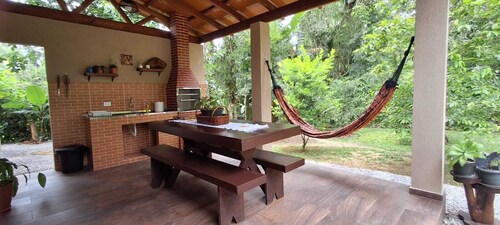 Beautiful house! Enjoy nature and cool off in the pool.