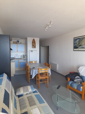 Living area - 50 m from the sea, 3rd floor apartment with elevator, 60m2 all comforts (Saint-Jean-de-Monts)