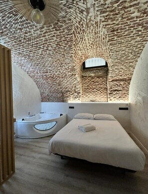 1 bedroom, WiFi, bed sheets - Room 1 in the center (Madrid)