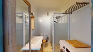 Shower - Seafront apartment for 4 people (Canet-en-Roussillon)