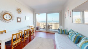 Interior - Seafront apartment for 4 people (Canet-en-Roussillon)