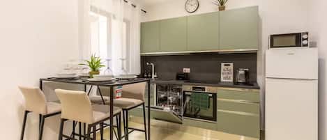 Fridge, microwave, oven, stovetop