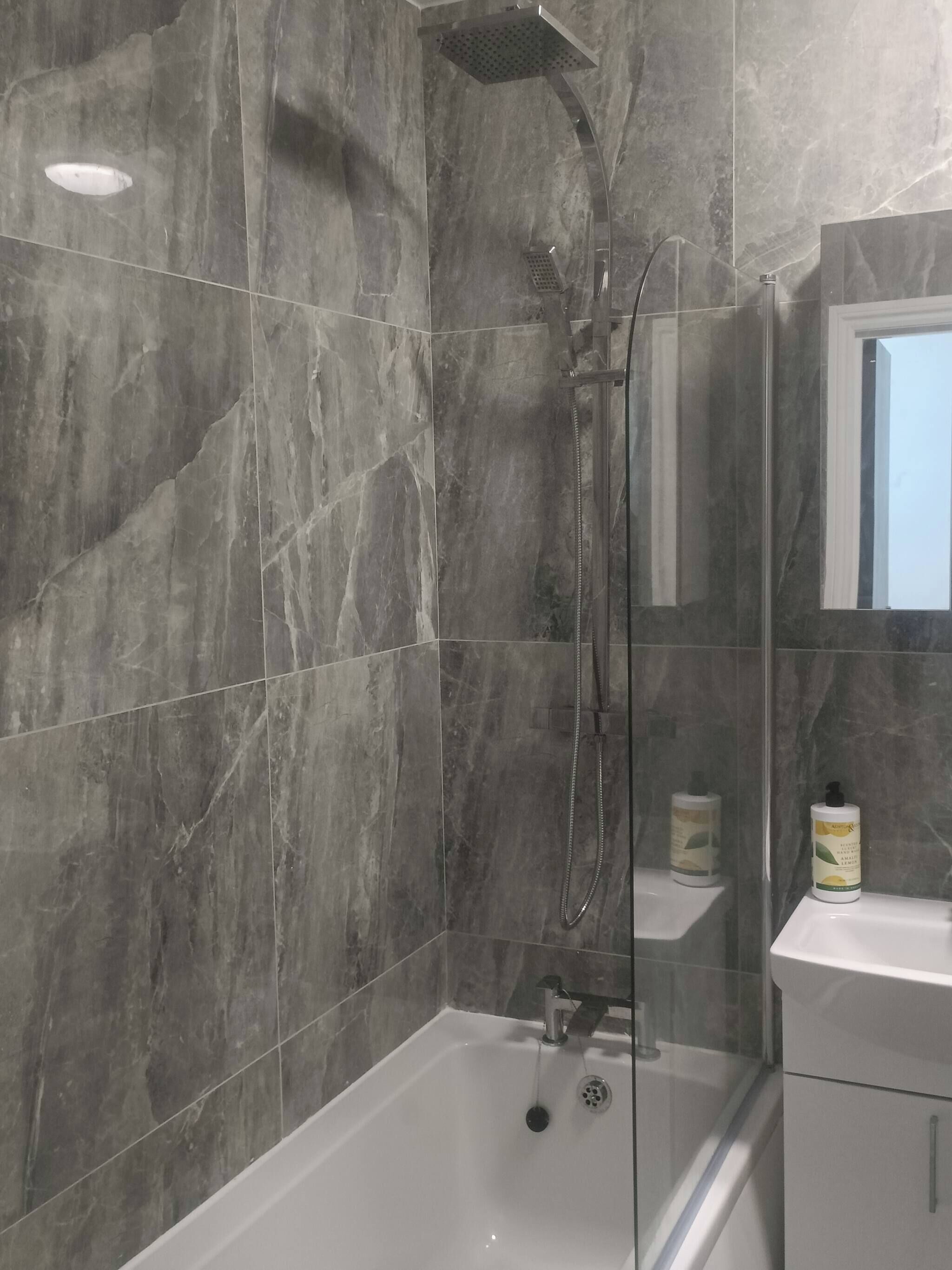 Apartment, 2 Bedrooms, City View | Bathroom