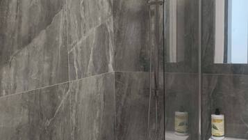 Apartment, 2 Bedrooms, City View | Bathroom