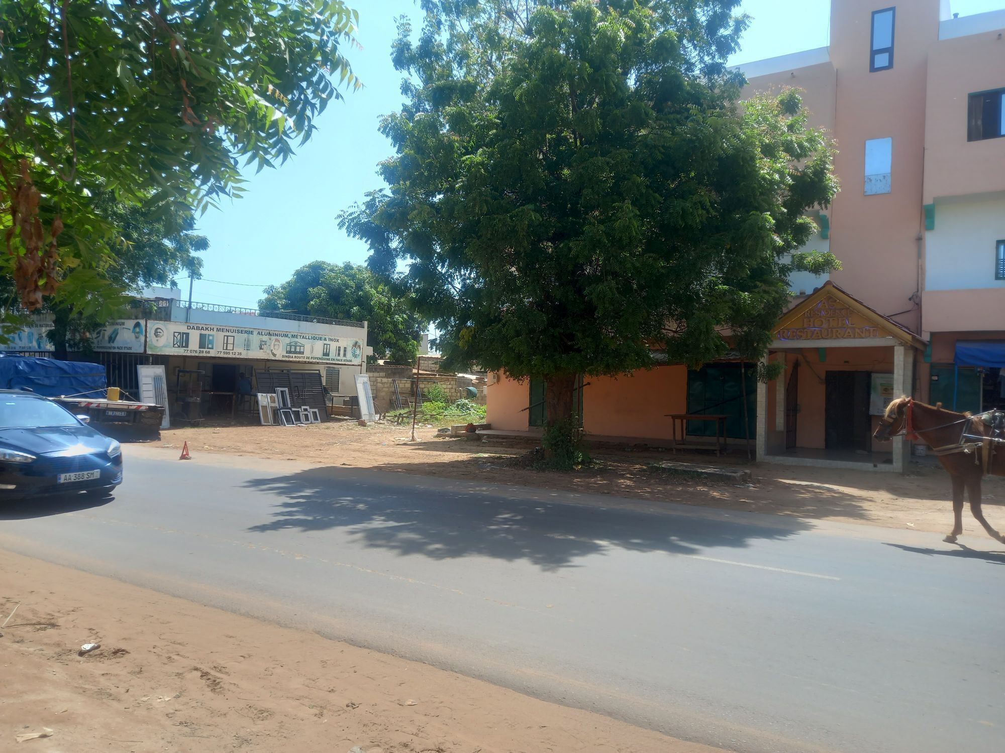 ด้านหน้าที่พัก