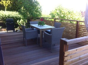 Outdoor dining - Apartment 'Jonagold, 70sqm' with Lake View, Private Terrace and Wi-Fi (Immenstaad am Bodensee)