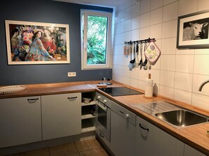 Refrigerador, horno, parrilla de estufa y lavavajillas 