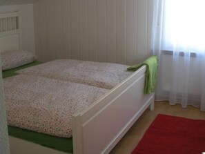 Iron/ironing board, WiFi, bed sheets - Apartment 'Topaz' with Lake View, Balcony and Wi-Fi (Immenstaad am Bodensee)