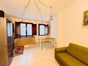 Smart TV, books - Su Firindeu Apartment 2 rooms - 15 min from Cagliari and beach - fast Wi-Fi (Monserrato)