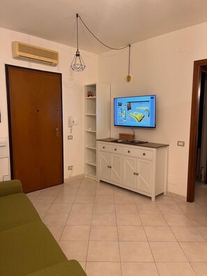 Smart TV, books - Su Firindeu 15 minutes from downtown Cagliari, airport and hospitals (Monserrato)