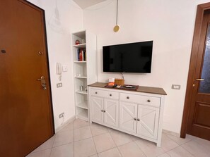 Interior - Su Firindeu Apartment 2 rooms - 15 min from Cagliari and beach - fast Wi-Fi (Monserrato)