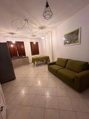 Smart TV, books - Su Firindeu 15 minutes from downtown Cagliari, airport and hospitals (Monserrato)