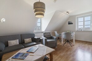 TV - Ferienwohnung Tammwarft – Komfortable Unterkunft für 2 Personen (Pellworm)