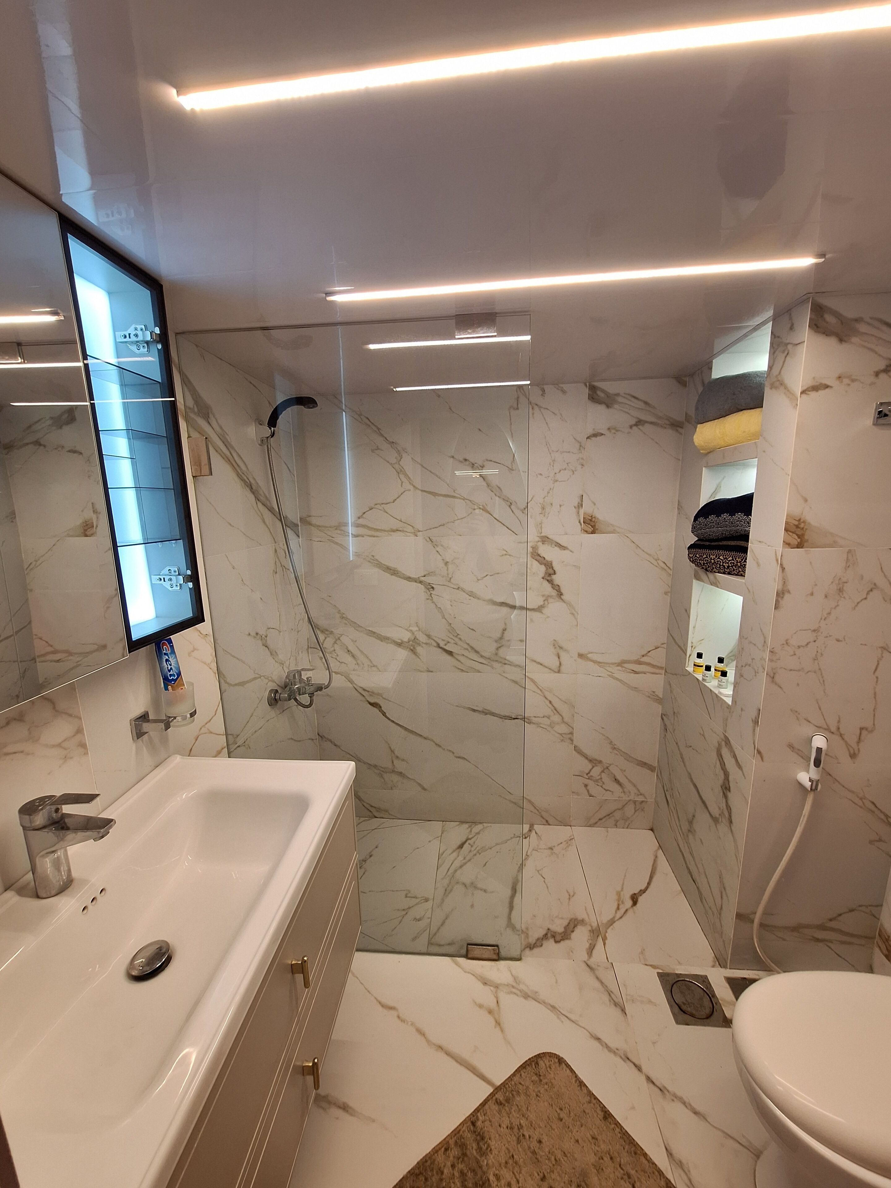 Apartment, 2 Bedrooms, Smoking, Balcony | Bilik Mandi
